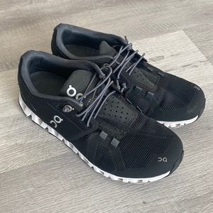 On-Running “Cloud 5” running shoe, women’s size 6, excellent condition